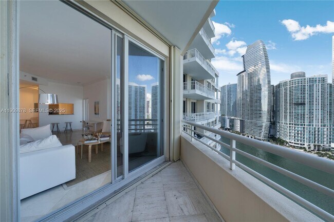 Building Photo - 888 Brickell Key Dr