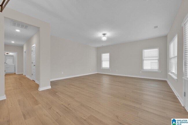 Building Photo - 615 Troubadour Ln