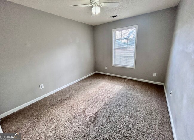 Building Photo - 22 Meadow Chase Way