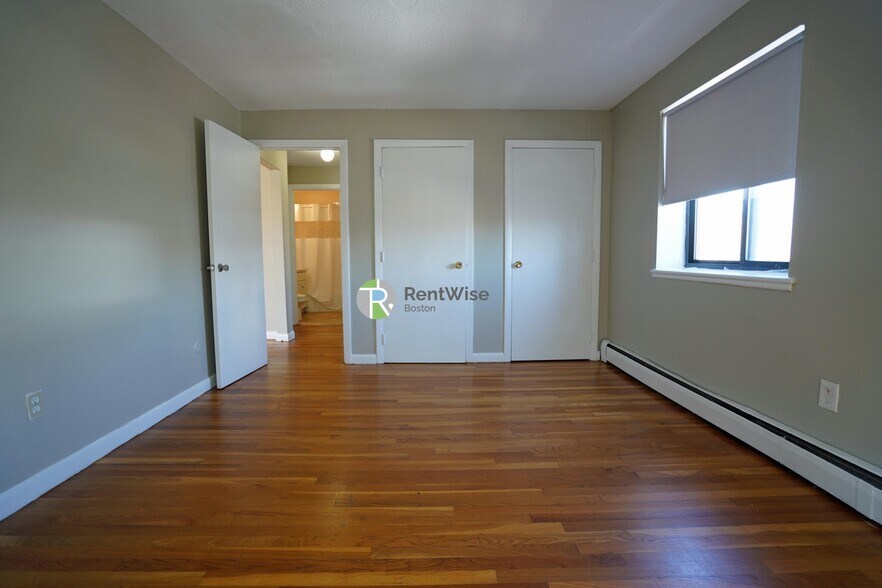 Building Photo - 122 Dustin St