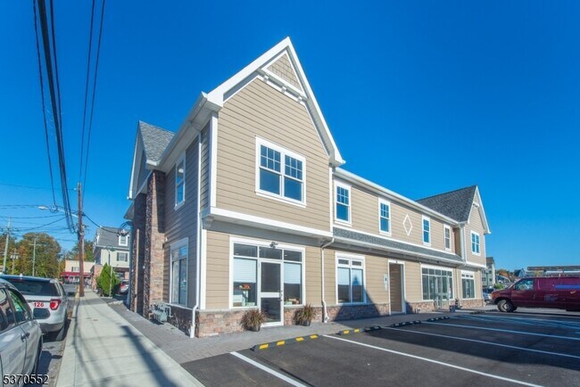 Building Photo - 35 2nd St