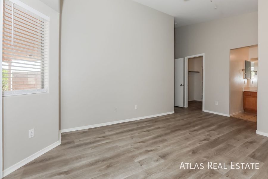 Building Photo - 11018 W Mountain View Dr