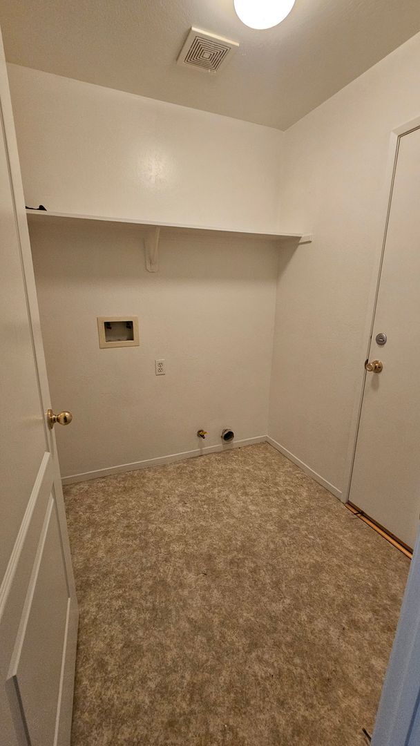 Building Photo - Great SW Location