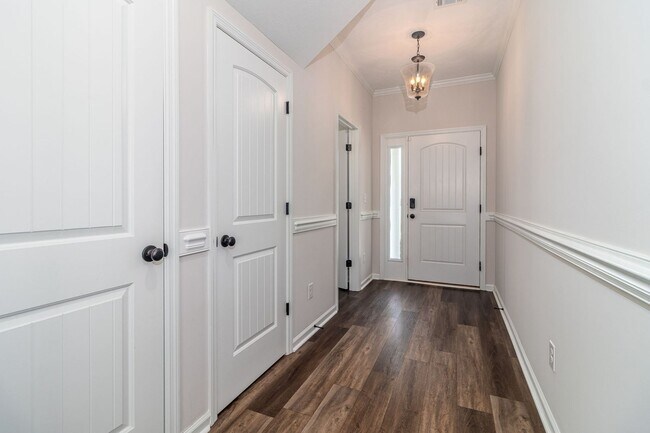 Building Photo - ? Welcome to Your Dream Home! ?