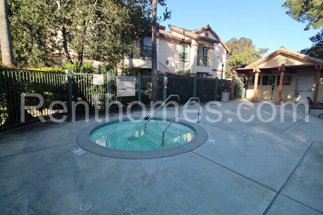 Building Photo - 10921 Sabre Hill Dr