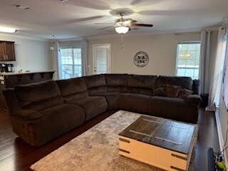 Building Photo - 628 Amhearst Row