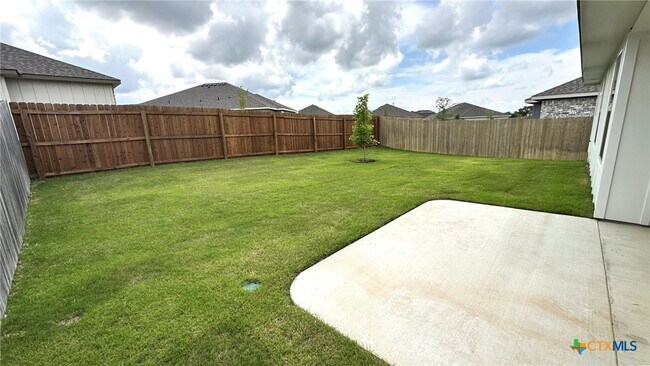 Building Photo - 5202 White Rose Dr