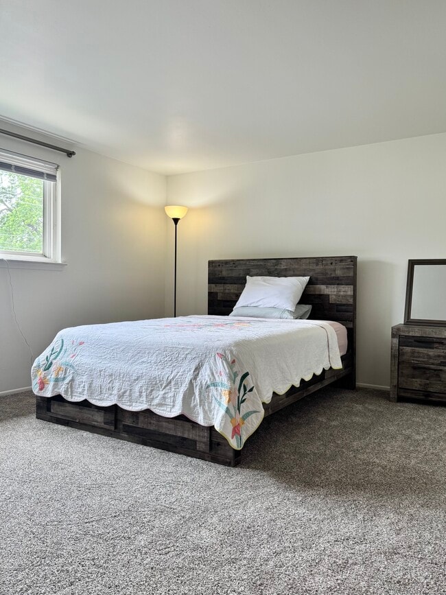 Building Photo - 263 West Spring Street