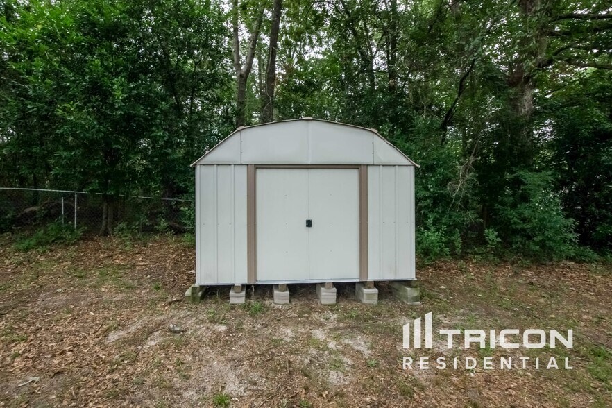Building Photo - 504 Thyme Dr