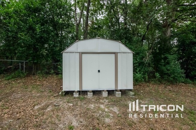 Building Photo - 504 Thyme Dr
