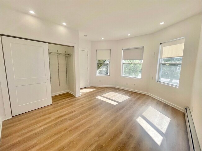 Building Photo - 27 Vernon St