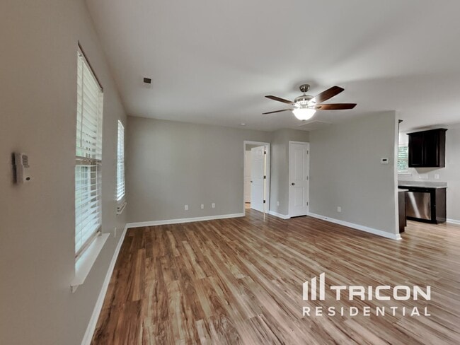 Building Photo - 605 Avondale Dr