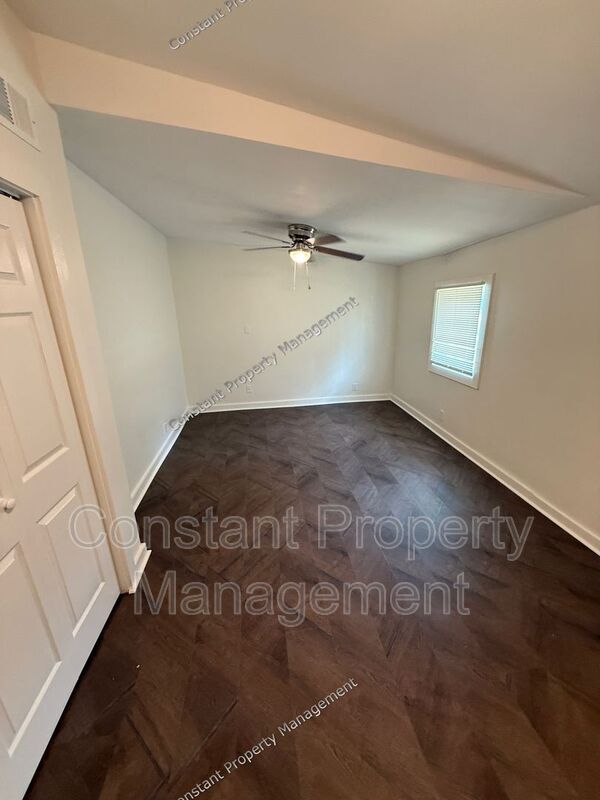 Building Photo - 4047 Pershing Ave