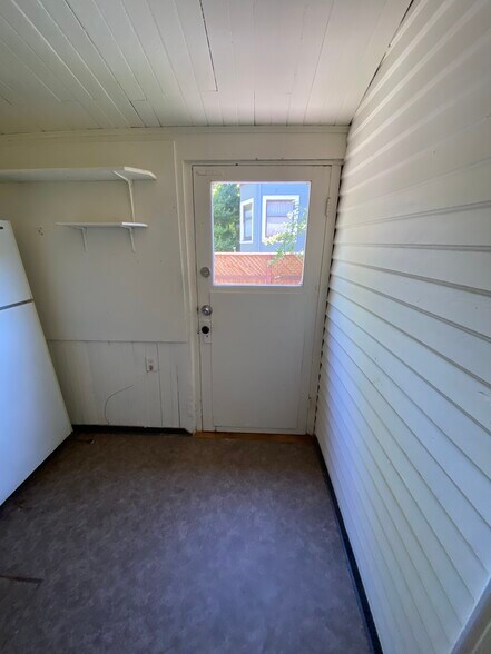 Side Door - 2801 Fulton St