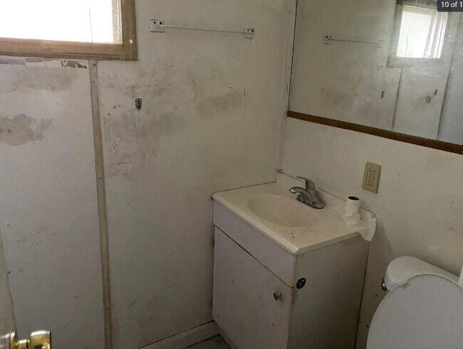 Building Photo - 100 Tonys Ln