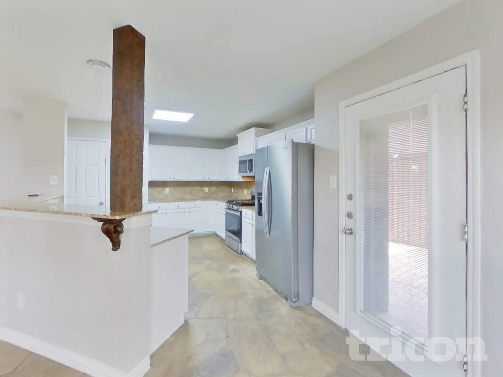 Building Photo - 220 Flatwood Dr