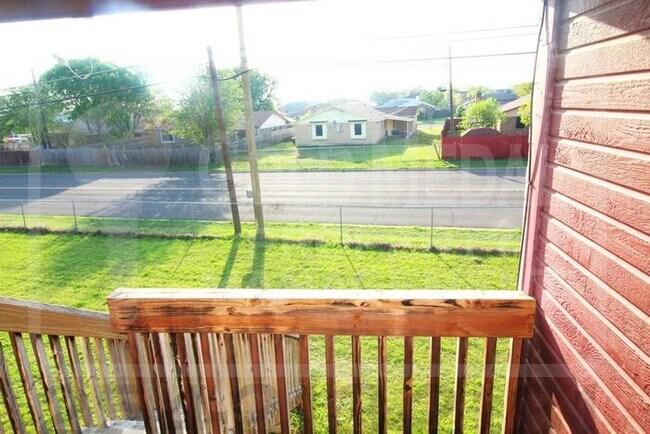 Building Photo - 1708 Spring Rose Cir
