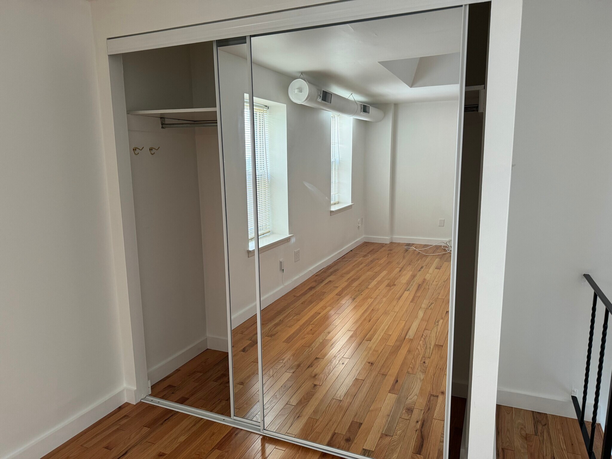 Building Photo - 217 Vine St