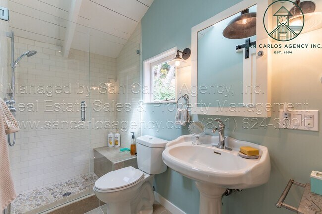 Building Photo - Immaculately Updated Two Bedroom (+Bonus) ...