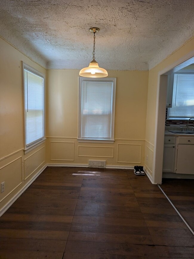 Building Photo - 3 bedroom 1 bath Detroit westside near 8 m...