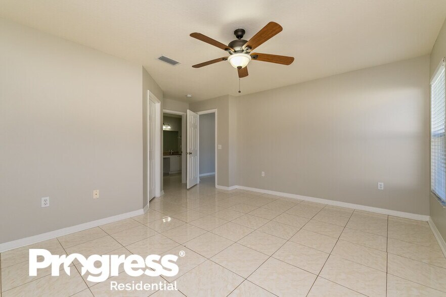 Building Photo - 10506 Early Light Ct