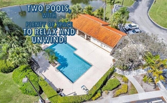 Building Photo - 3350 Pinewalk Dr N