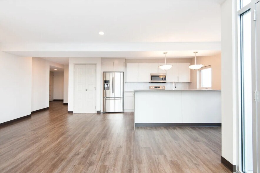 Building Photo - 11 Dorchester St