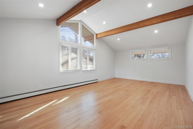 Building Photo - 12 Flintlock Ridge Rd