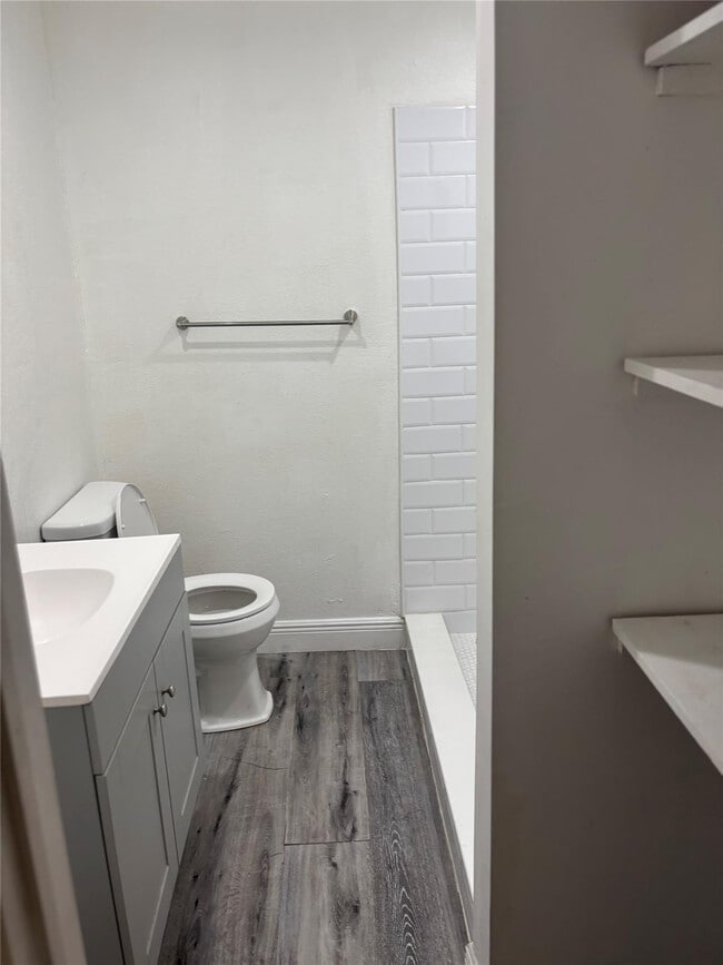 Building Photo - 351 N 70th Terrace