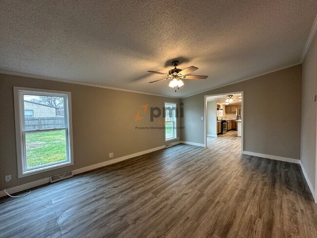 Building Photo - 798 Governor Rd