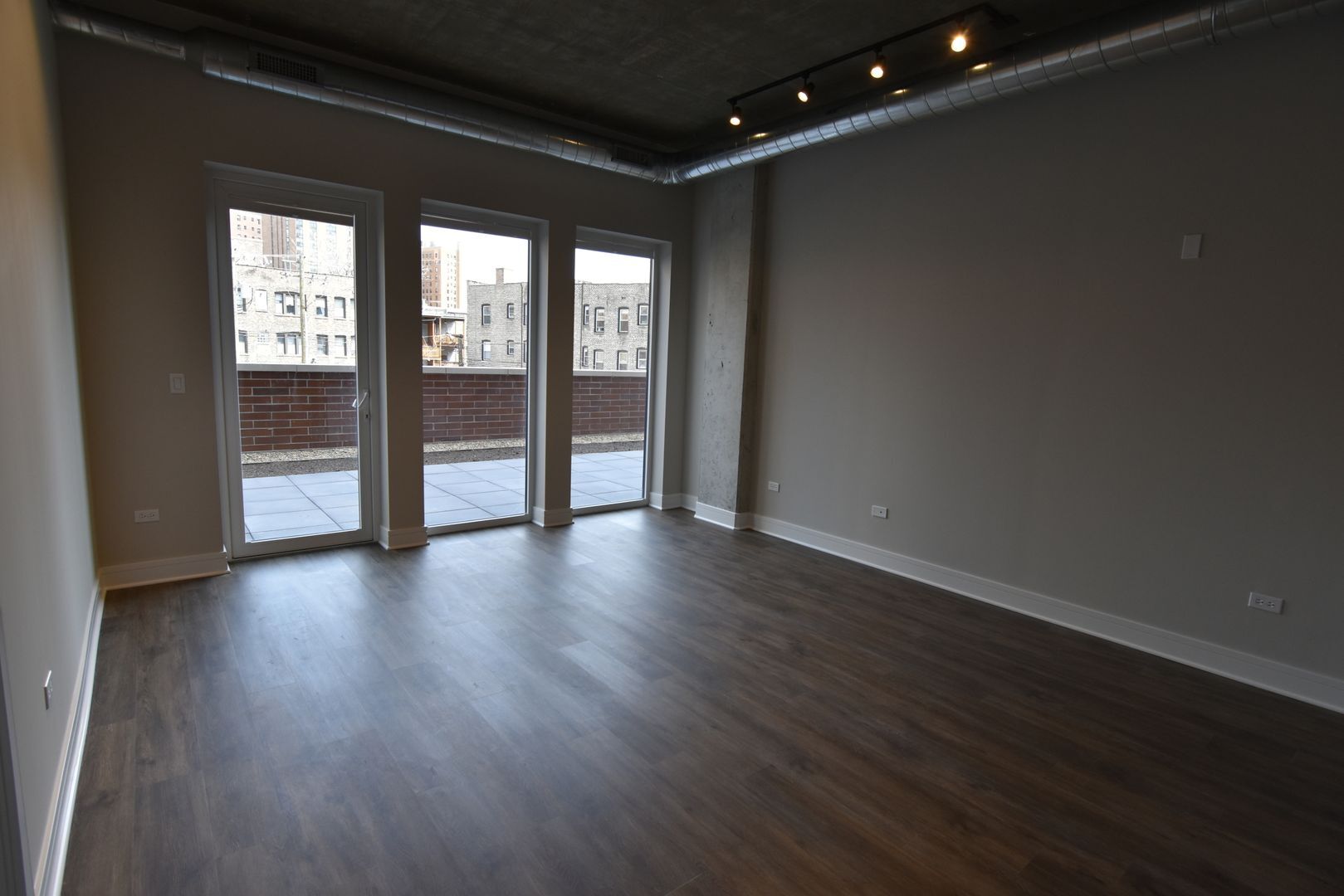 Building Photo - 3832 N Broadway St