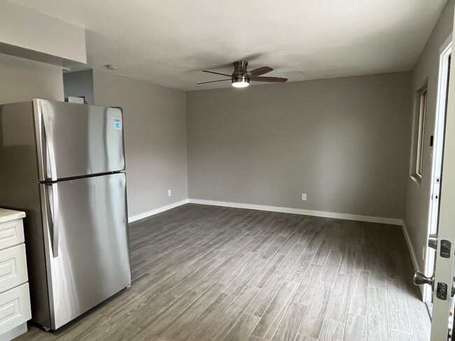 Building Photo - 2912 E Roeser Rd