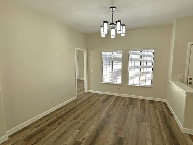 Building Photo - 13635 Elm St