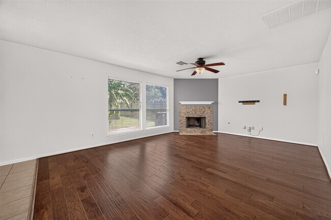 Building Photo - 25346 Barmby Dr
