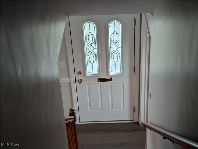 Building Photo - 703 Avondale St