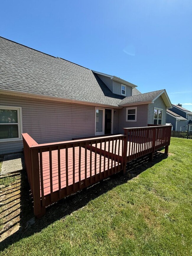 Building Photo - Charming Cape Cod in Halls