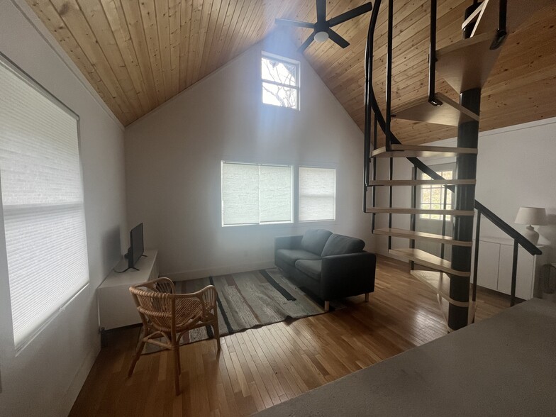 Building Photo - 1003 George Wilson Rd