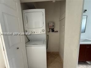 Building Photo - 8435 Crespi Blvd