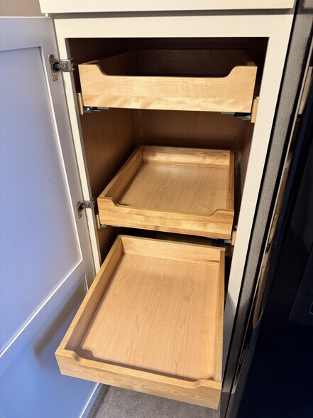 Building Photo - 31 Perimeter Rd