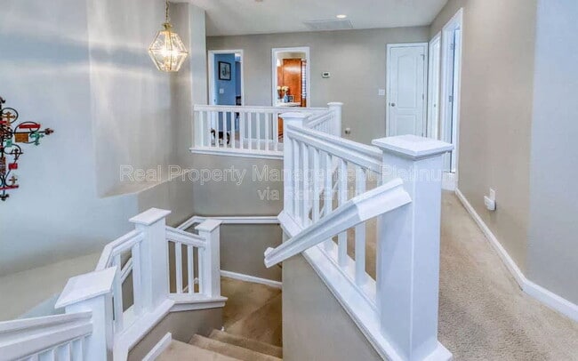 Building Photo - 2927 E Solar Ave