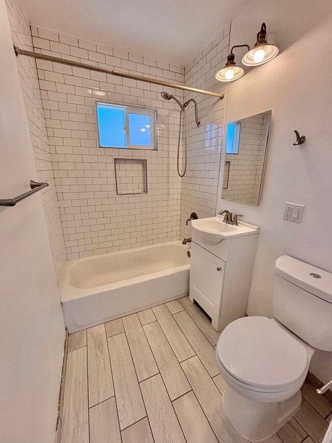 Building Photo - 3774 S Gramercy Pl