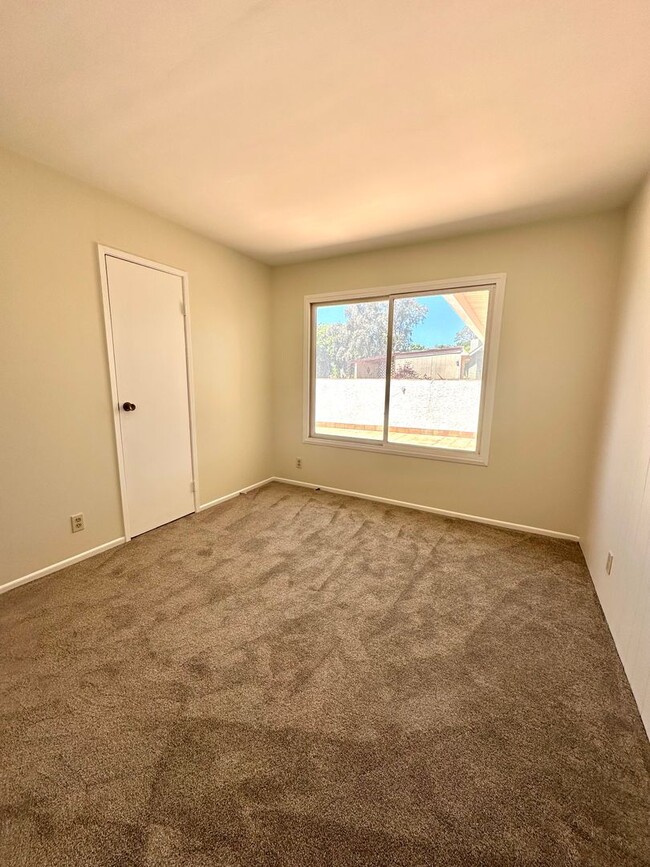 Building Photo - Desirable 4 bedroom home in Mountain View ...