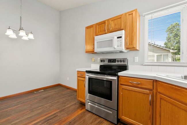 Building Photo - 1200 S Tyler Ave