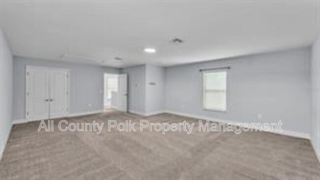 Building Photo - 1095 Woodland Oaks Dr