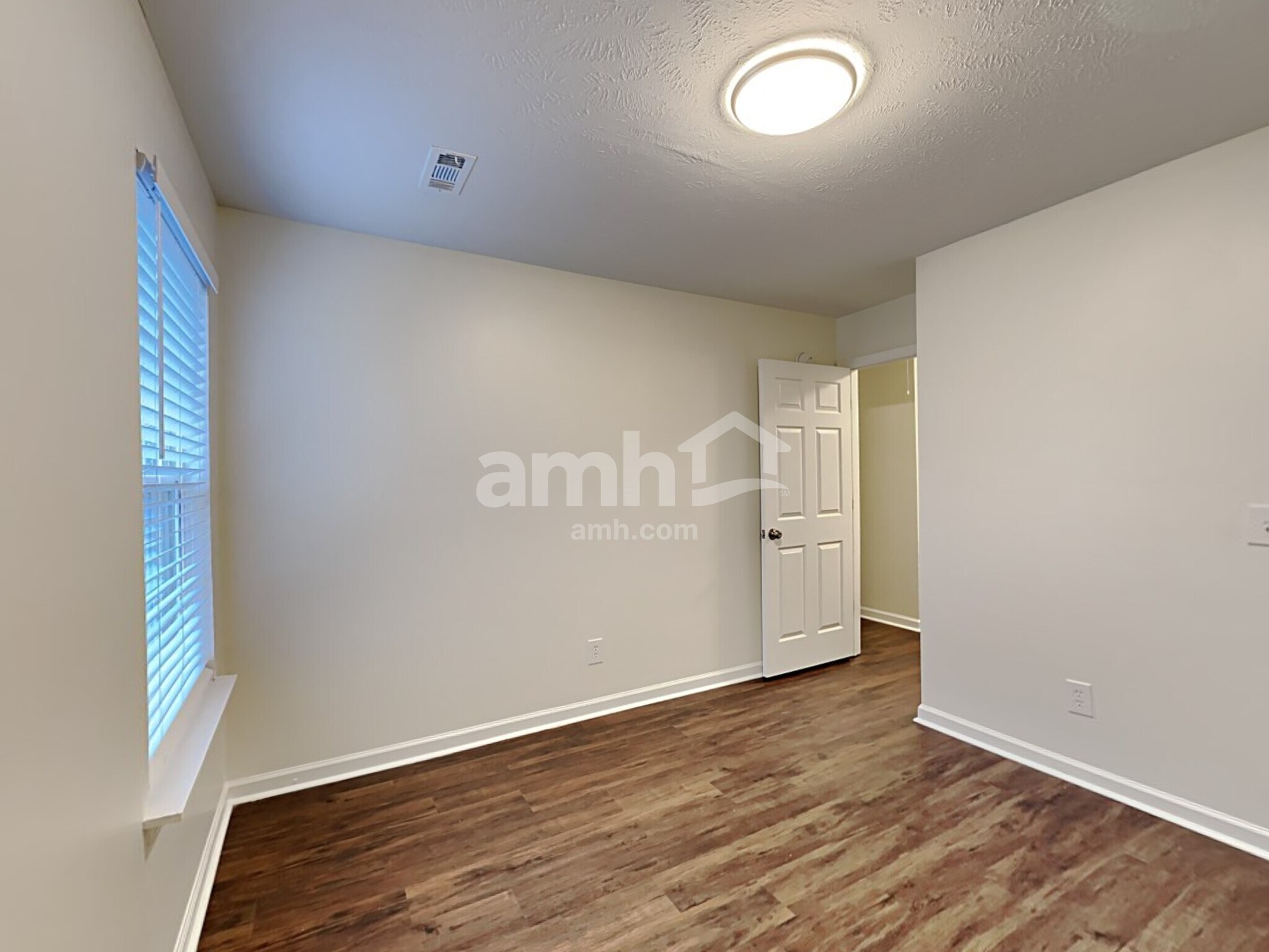 Building Photo - 1516 Chestnut Oak Dr