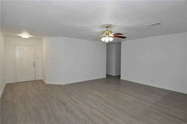 Building Photo - 1116 Porterfield Dr