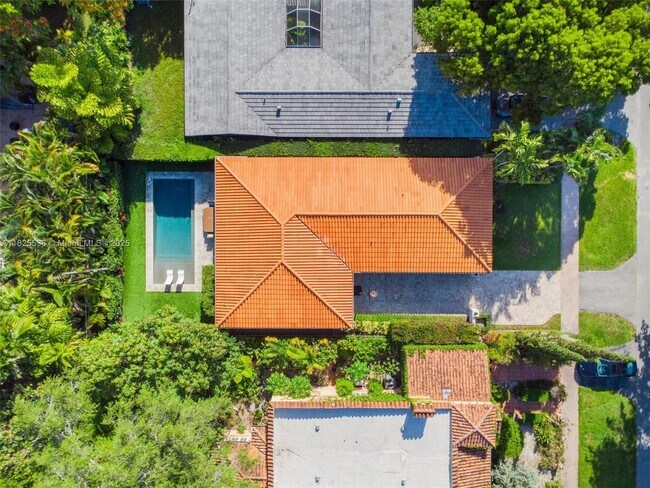 Building Photo - 412 Gerona Ave