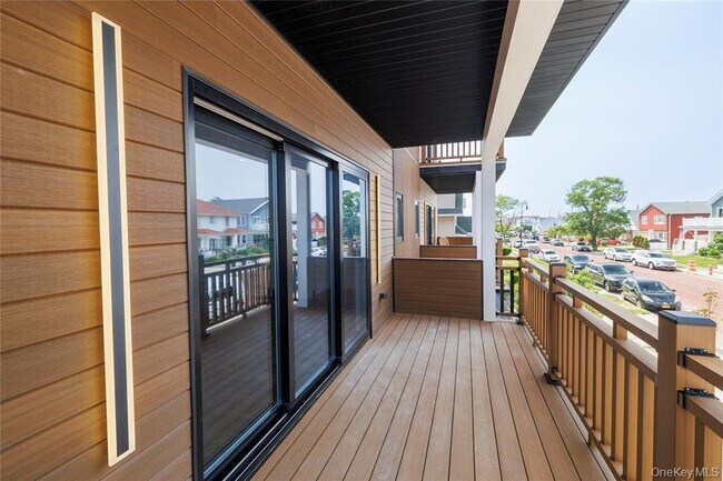 Building Photo - 622 W Penn St