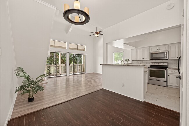 Building Photo - 180 April Point Dr S