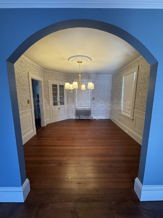 Building Photo - 161 Lincoln St